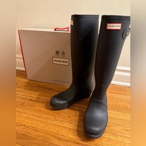 Like new black Hunter boots women’s size 8